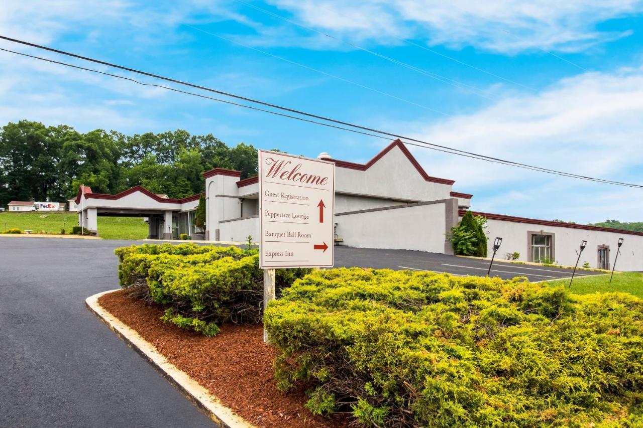Red Roof Inn New Stanton Exterior photo