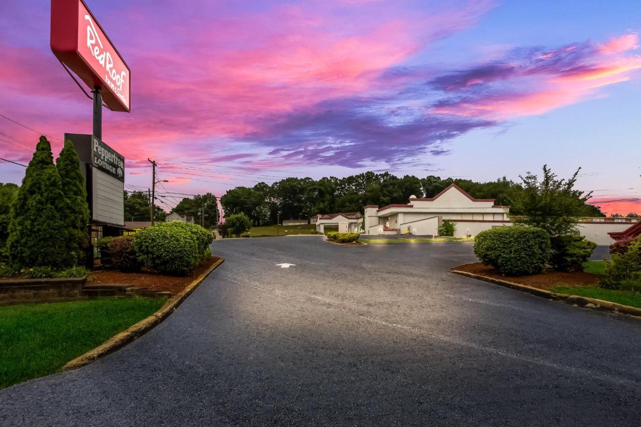 Red Roof Inn New Stanton Exterior photo