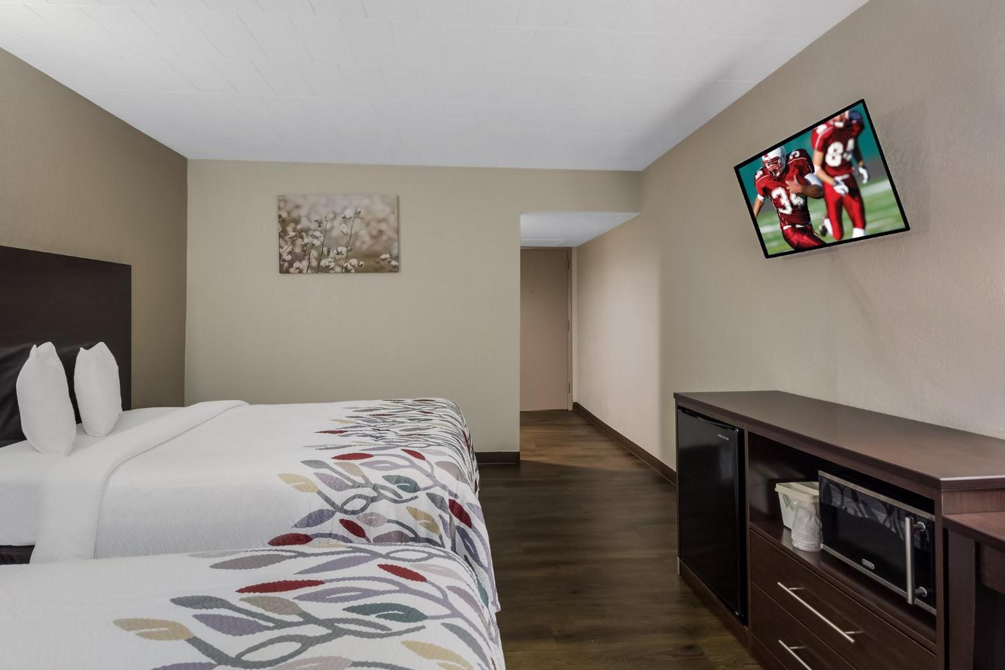 Red Roof Inn New Stanton Exterior photo